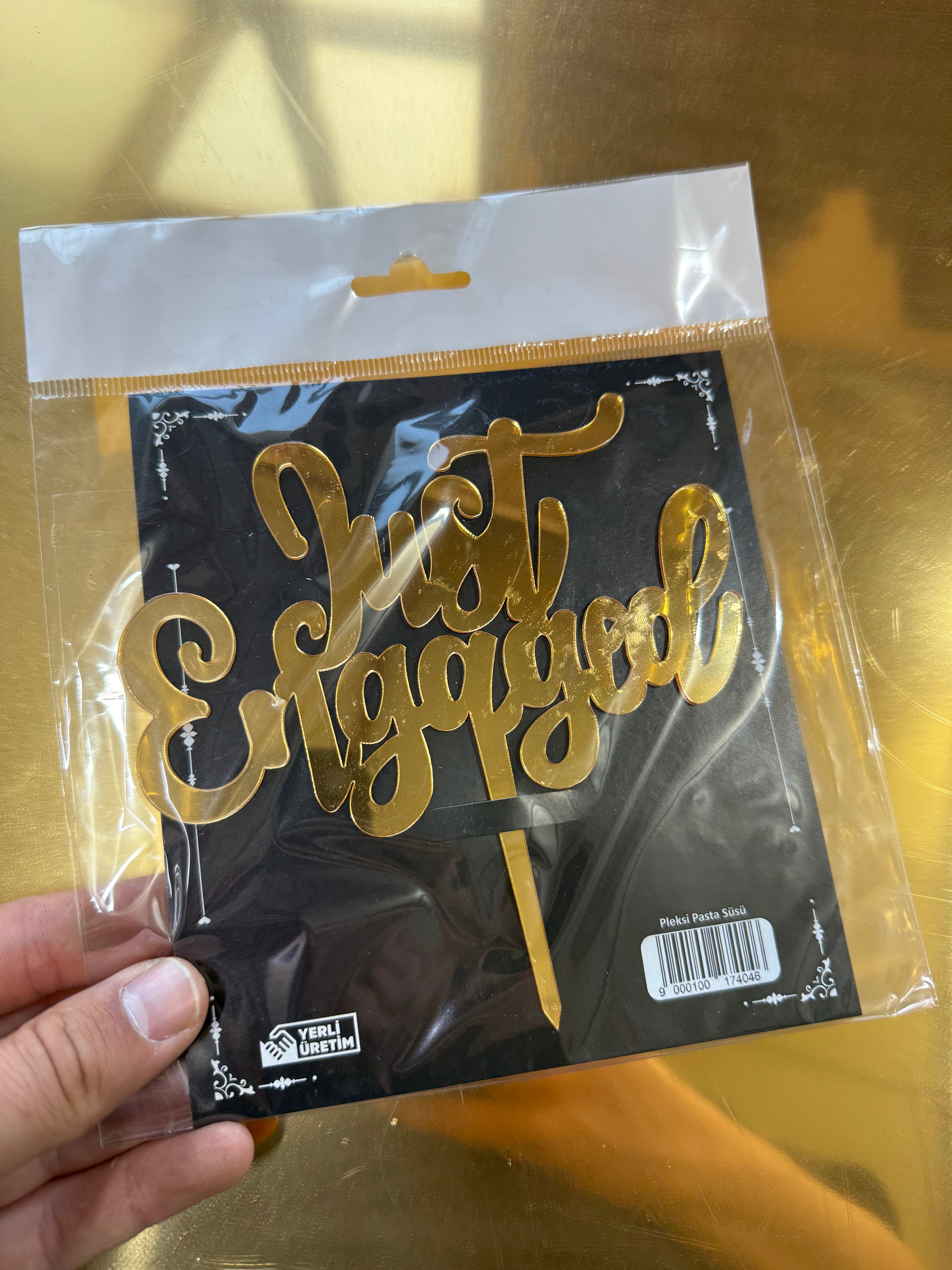 20'li Altın Aynalı Pleksi "Just Engaged" Kaligrafik Pasta Üstü Süs (Cake Topper) - Toptan Fiyat Avantajı