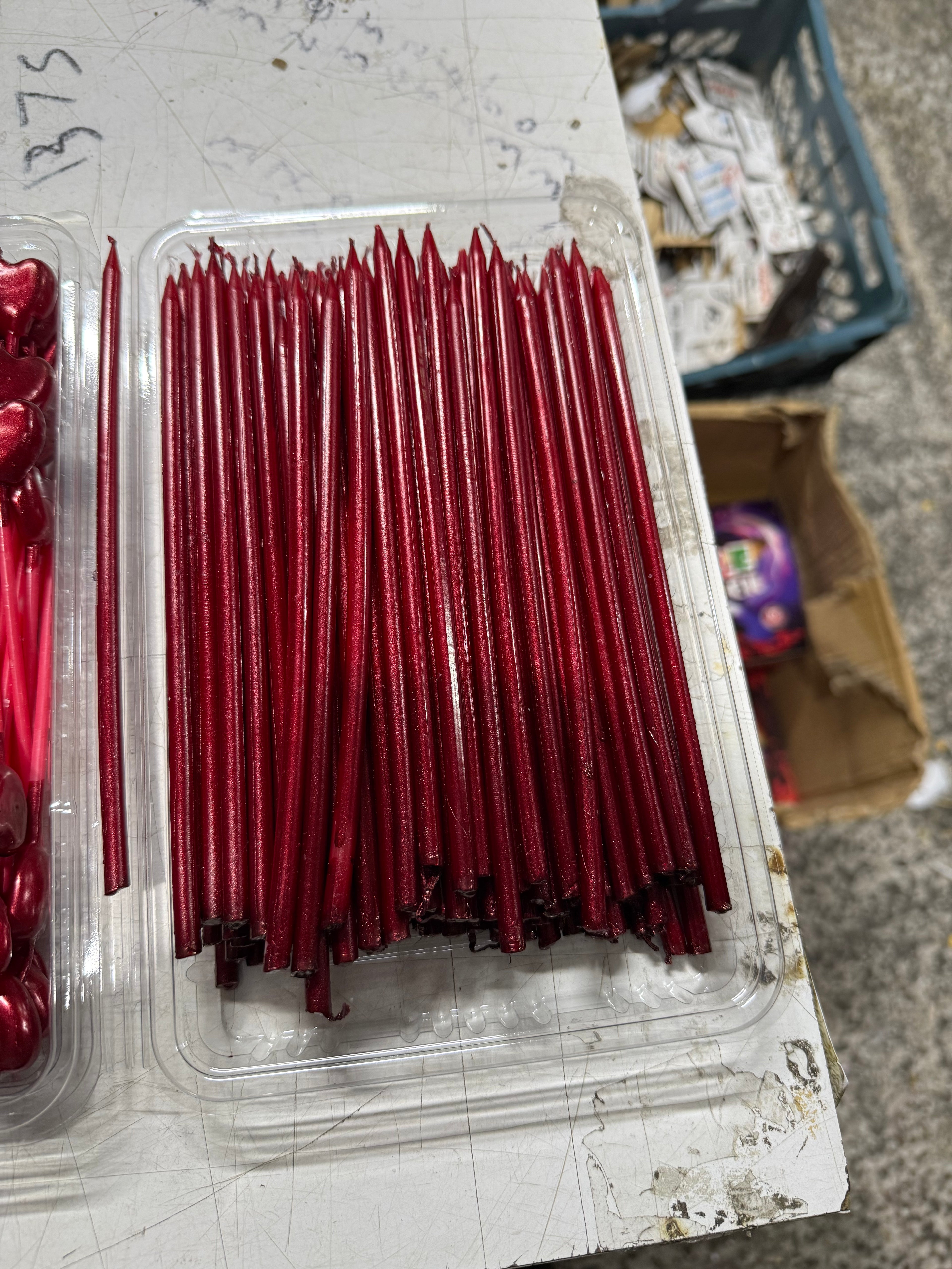 100 Adet Metalik Kırmızı Pasta Mumu - Ekstra Uzun ve Göz Alıcı