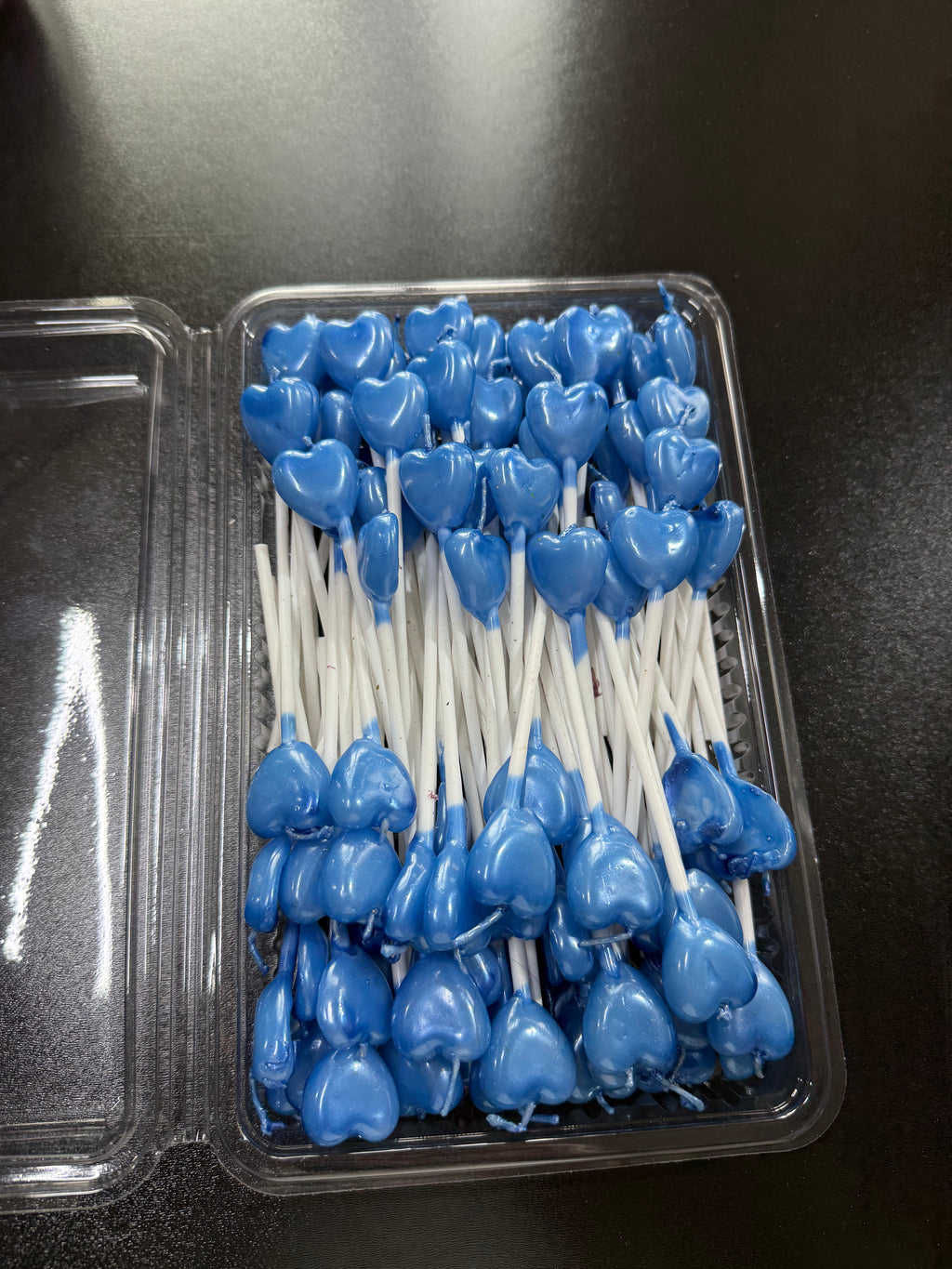 100’lü Paket: Mavi Kalpli Pasta Mumu Seti – "Kutlamalarınıza Sevgi Dolu ve Canlı Bir Dokunuş"