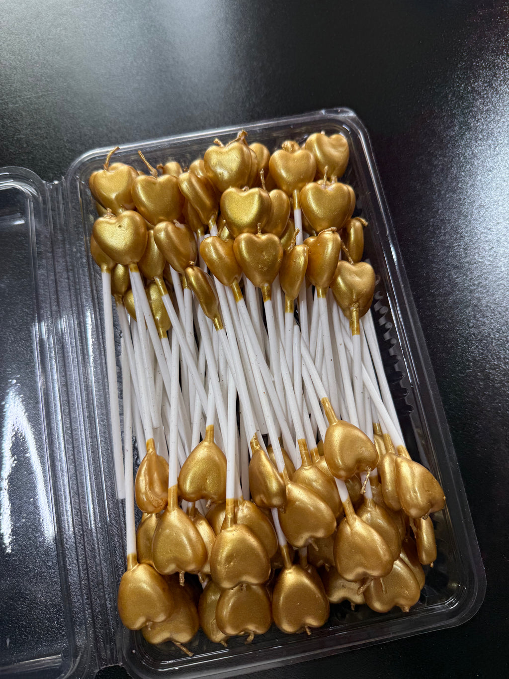 100’lü Paket: Altın Kalpli Pasta Mumu Seti – "Kutlamalarınıza Altın Işıltısında Bir Zarafet Katın"