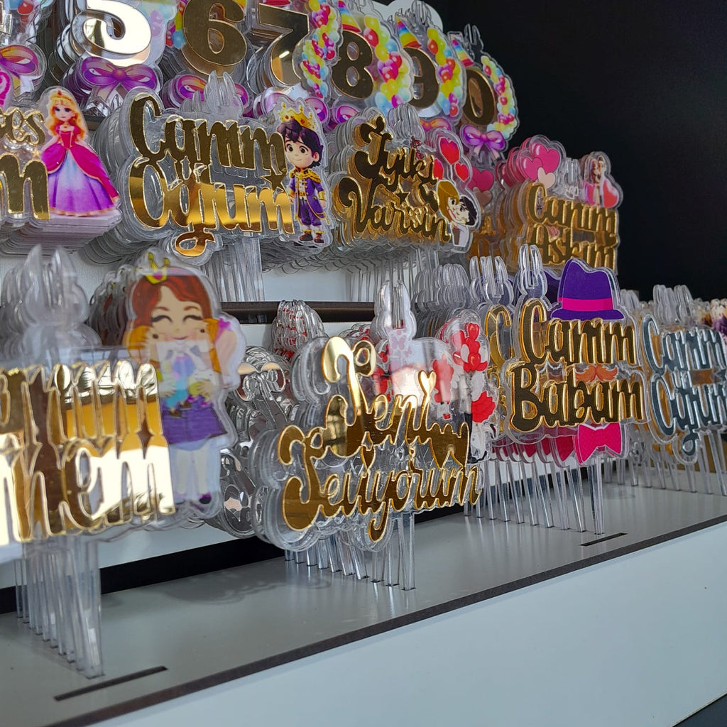 200 Adet Şeffaf Mumlu Pleksi Pasta Süsleri – Rakam ve Yazı Karışık Standlı Set