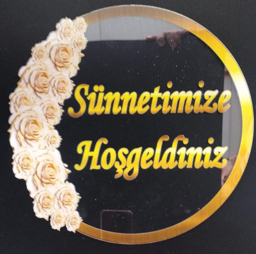 Sünnetimize Hoşgeldiniz Pleksi Süs – Altın Renkli Dekoratif Tabela - 001