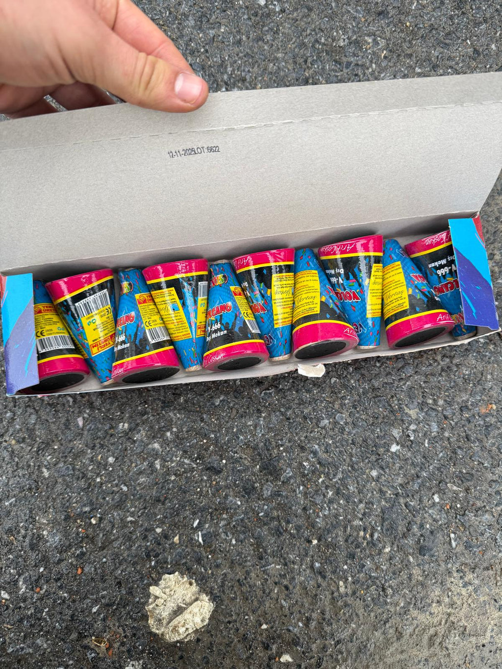 🔥 10’lu Paket: Dumansız İç Mekan Yer Volkanı – "Kutlamalarınızın Işıltısını Zirveye Taşıyın"